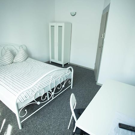 Moonriver Inn Warsaw Ngoại thất bức ảnh