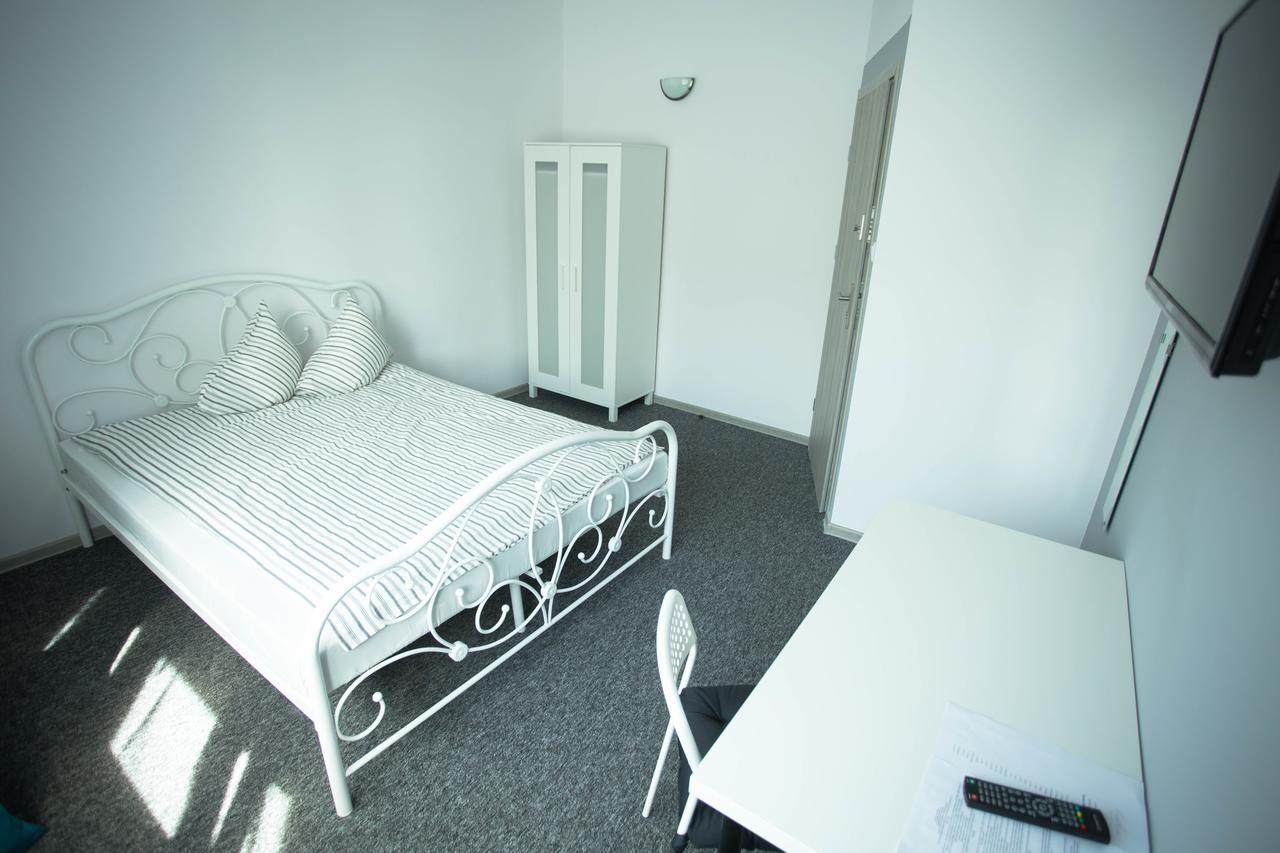 Moonriver Inn Warsaw Ngoại thất bức ảnh