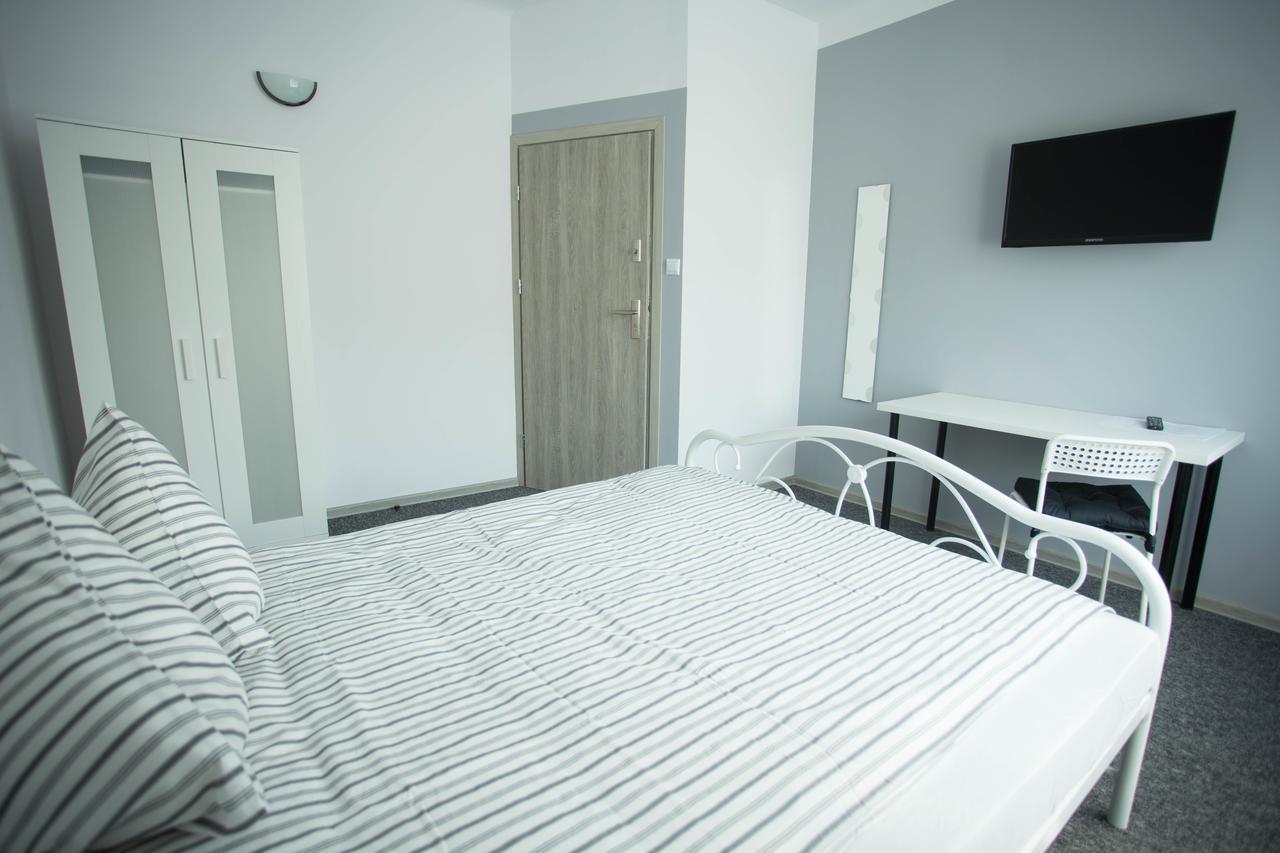 Moonriver Inn Warsaw Ngoại thất bức ảnh