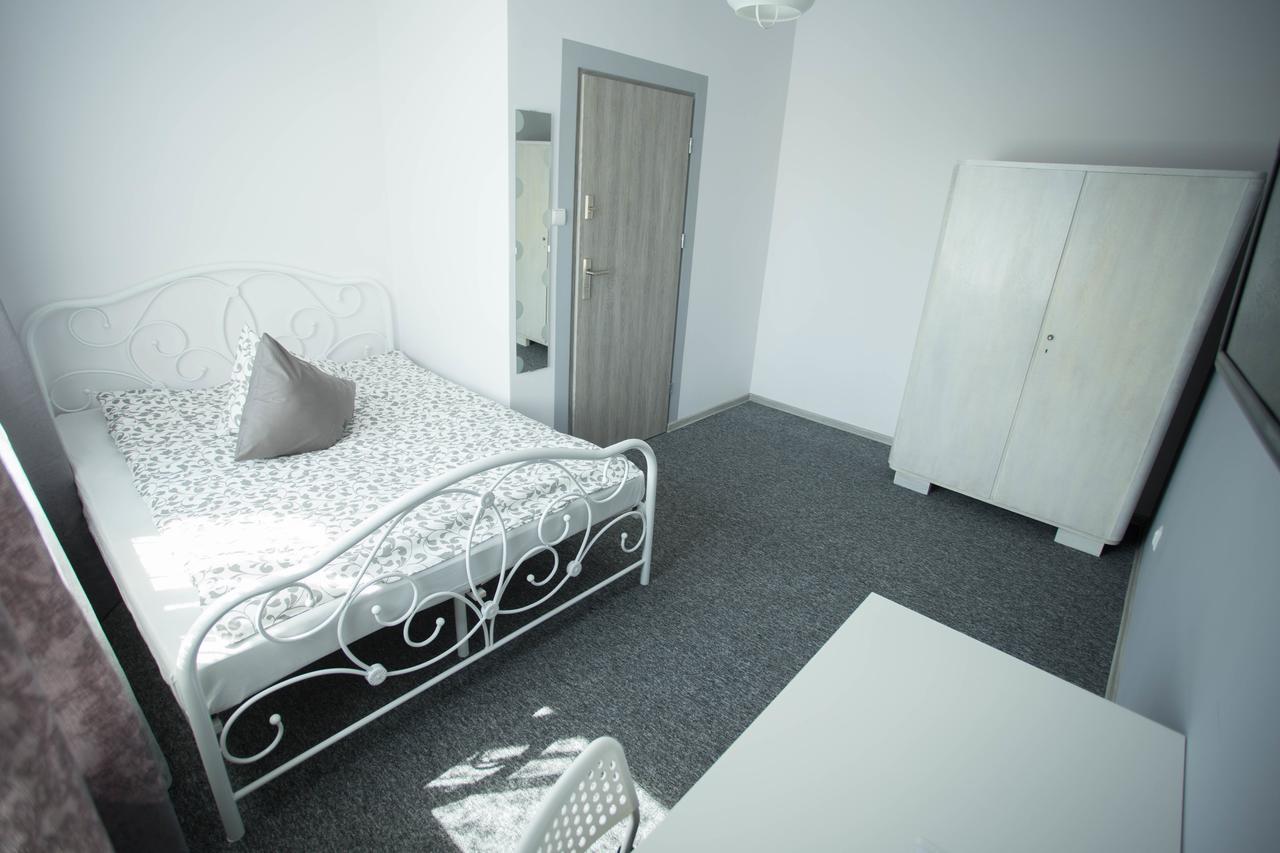 Moonriver Inn Warsaw Ngoại thất bức ảnh