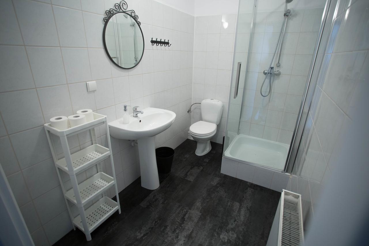 Moonriver Inn Warsaw Ngoại thất bức ảnh