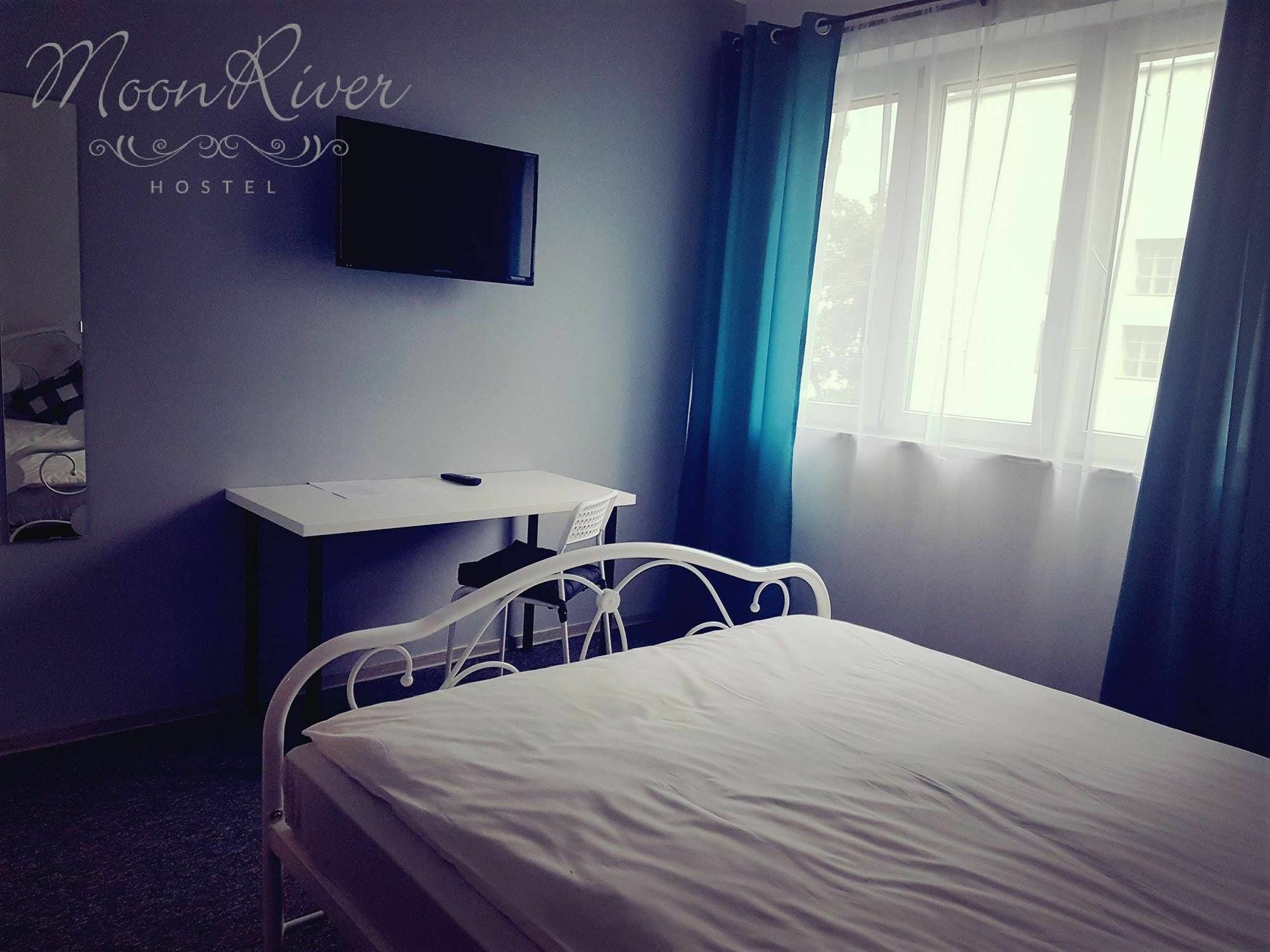 Moonriver Inn Warsaw Ngoại thất bức ảnh