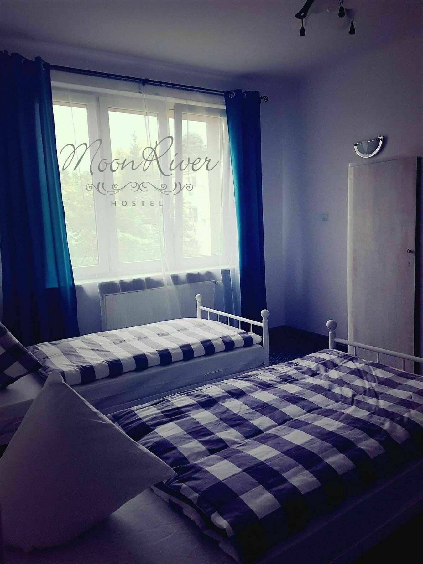 Moonriver Inn Warsaw Ngoại thất bức ảnh