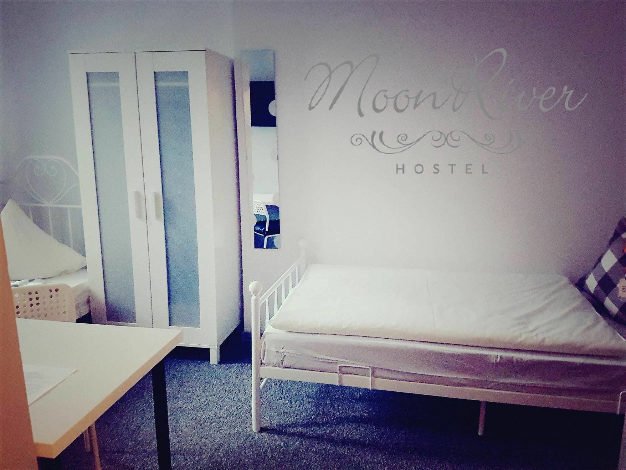 Moonriver Inn Warsaw Ngoại thất bức ảnh