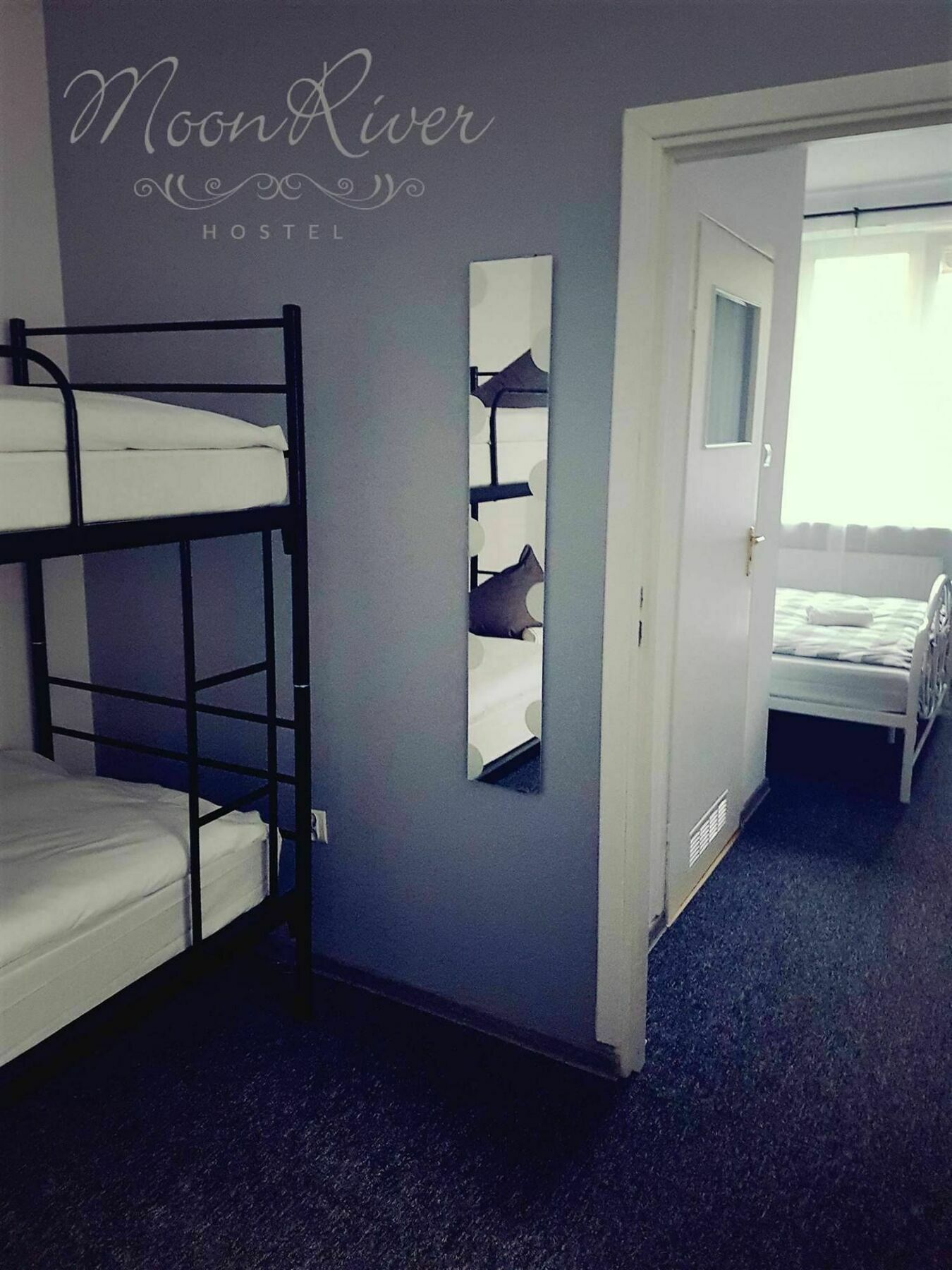 Moonriver Inn Warsaw Ngoại thất bức ảnh