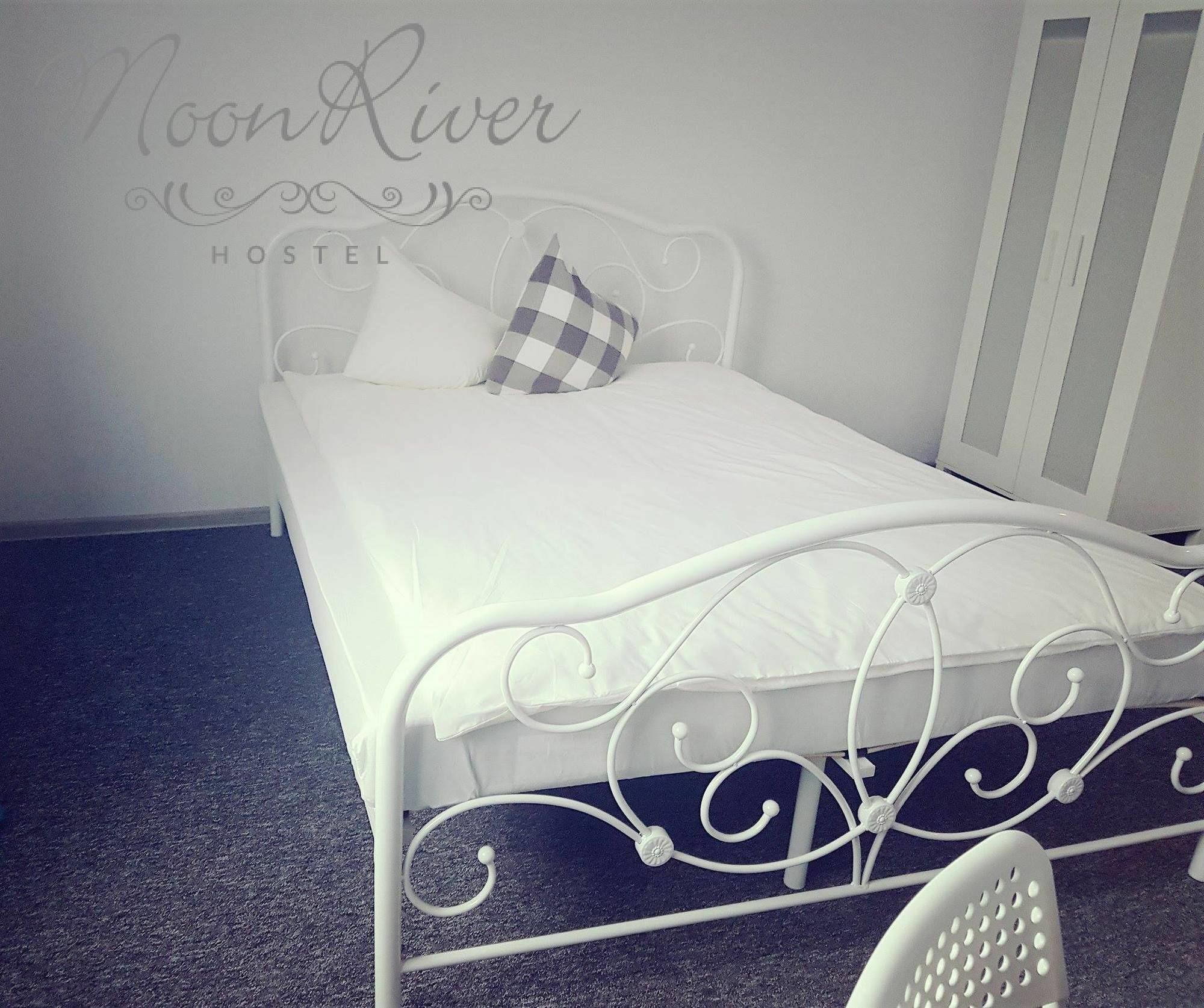 Moonriver Inn Warsaw Ngoại thất bức ảnh