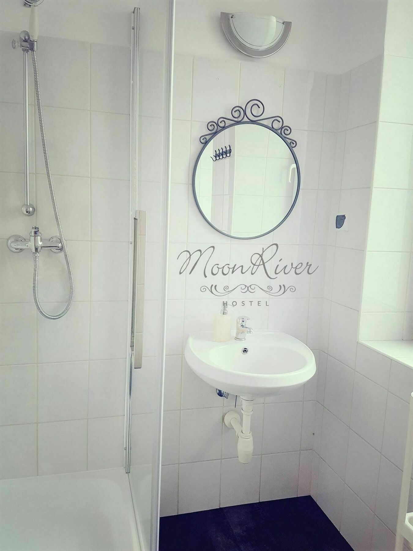 Moonriver Inn Warsaw Ngoại thất bức ảnh