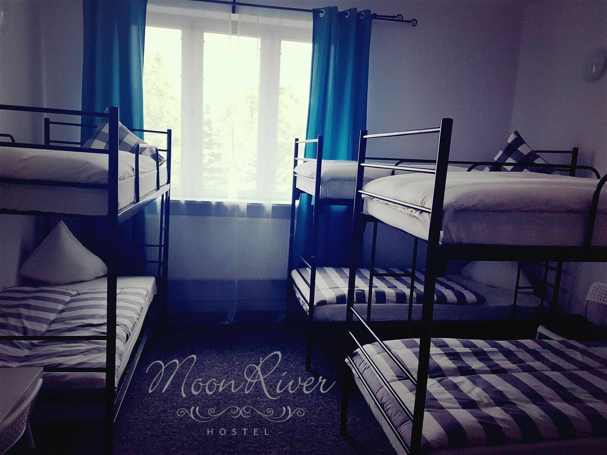Moonriver Inn Warsaw Ngoại thất bức ảnh